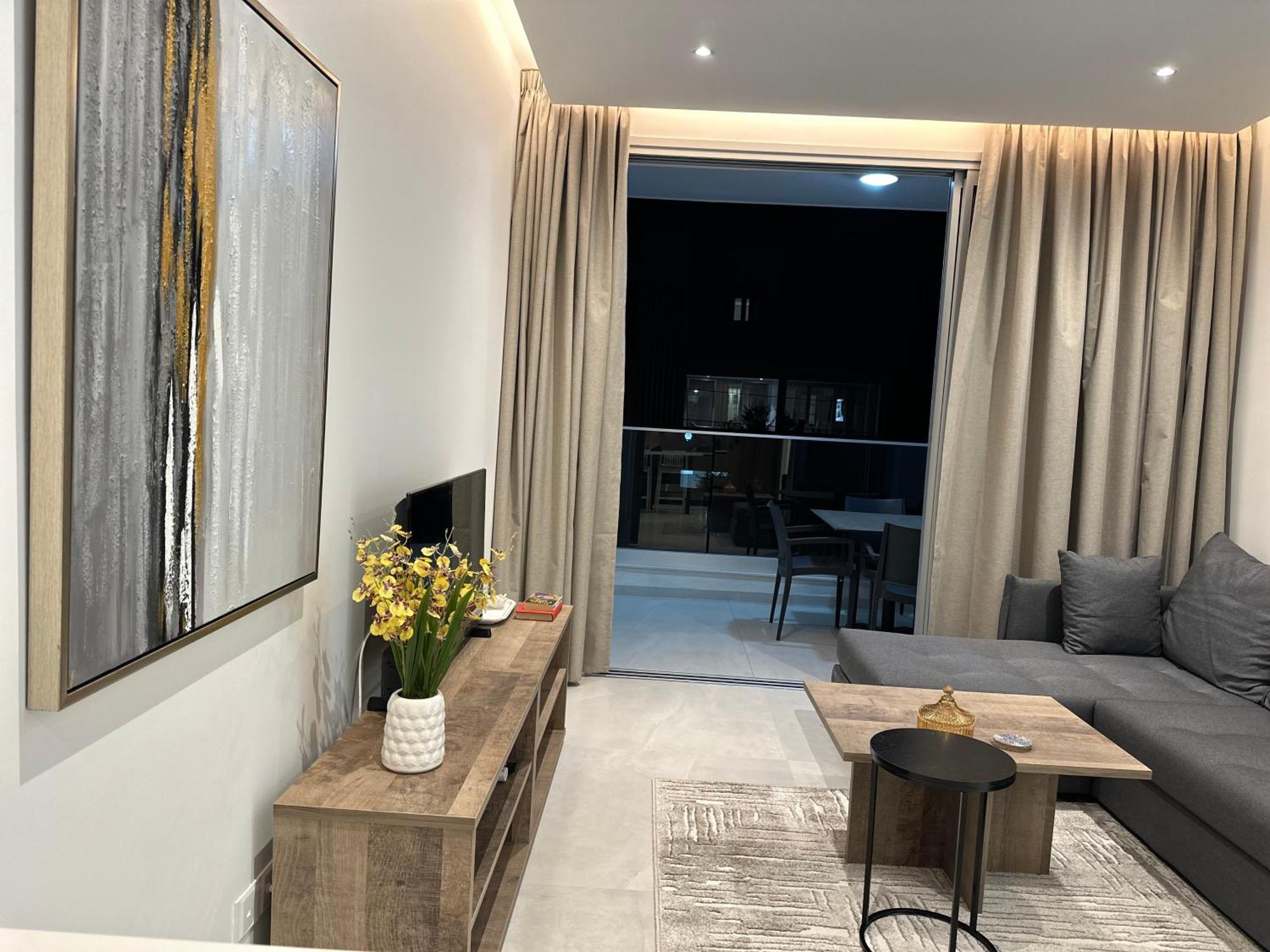 דירה Joanna & Arya Engomi Apts