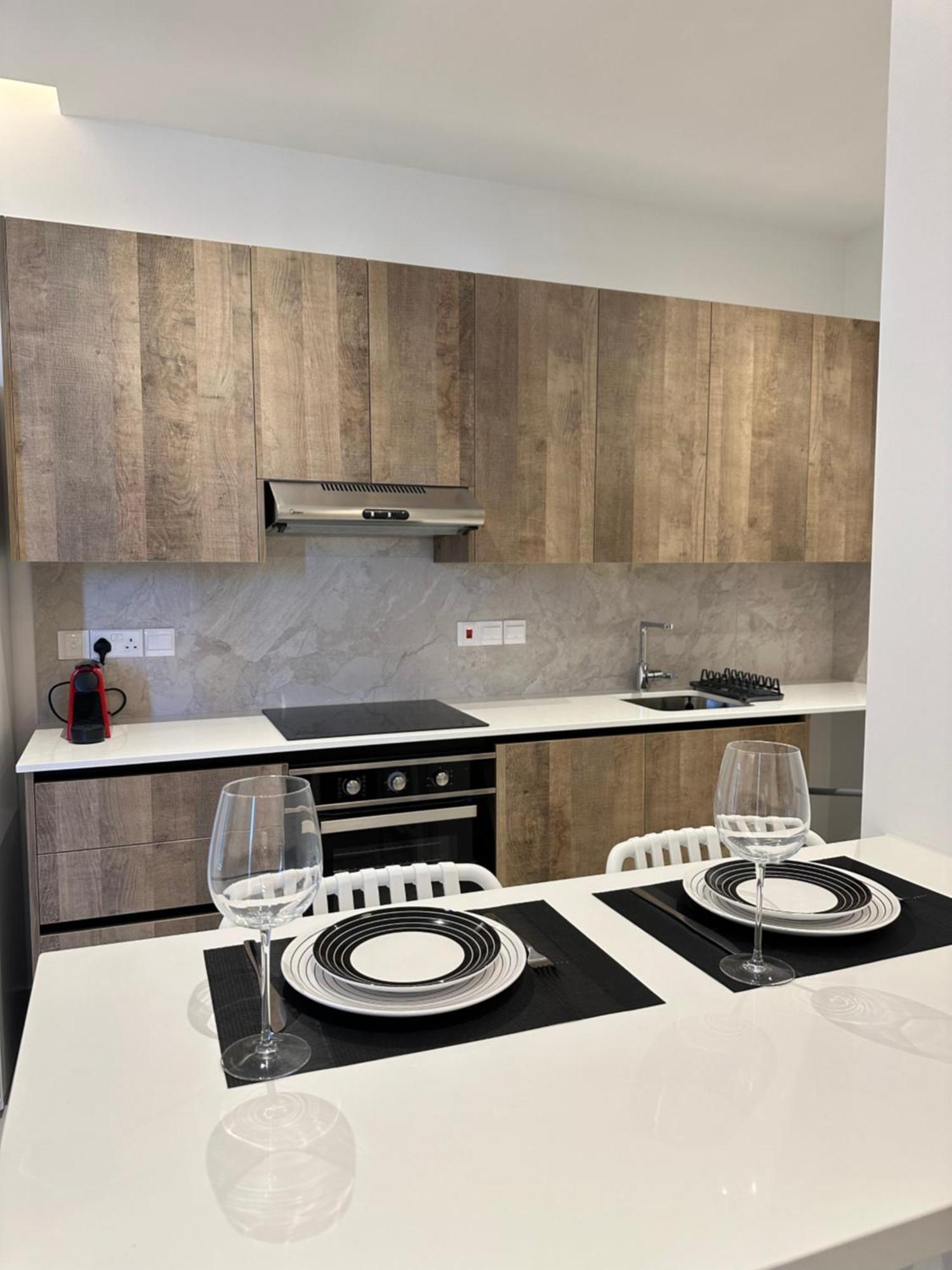 דירה Joanna & Arya Engomi Apts *