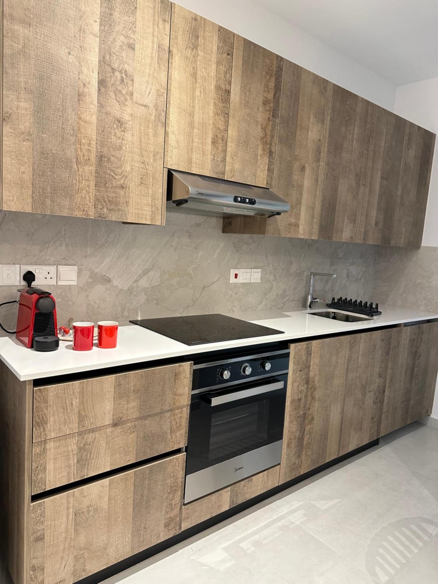 דירה Joanna & Arya Engomi Apts