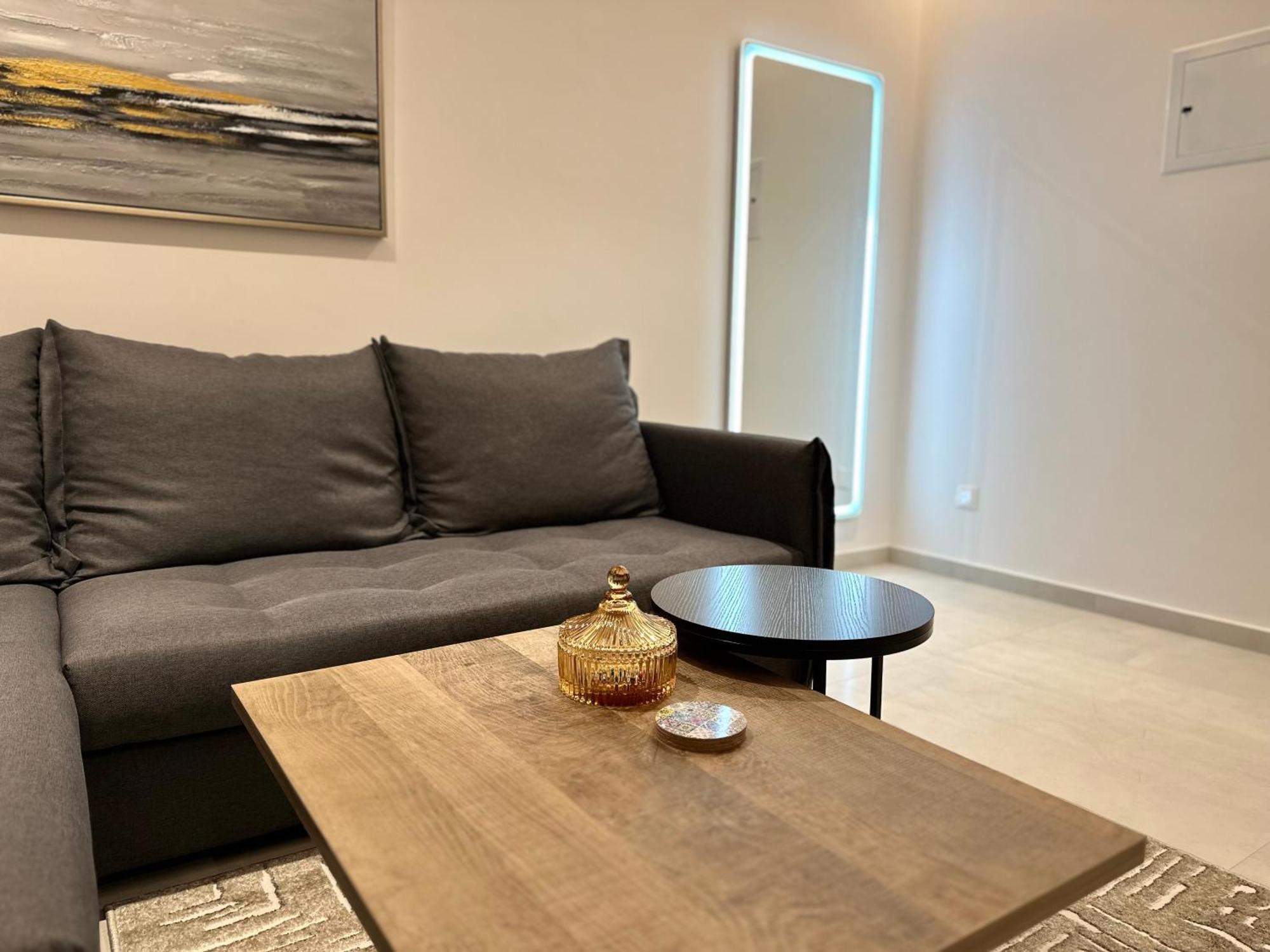 דירה Joanna & Arya Engomi Apts *