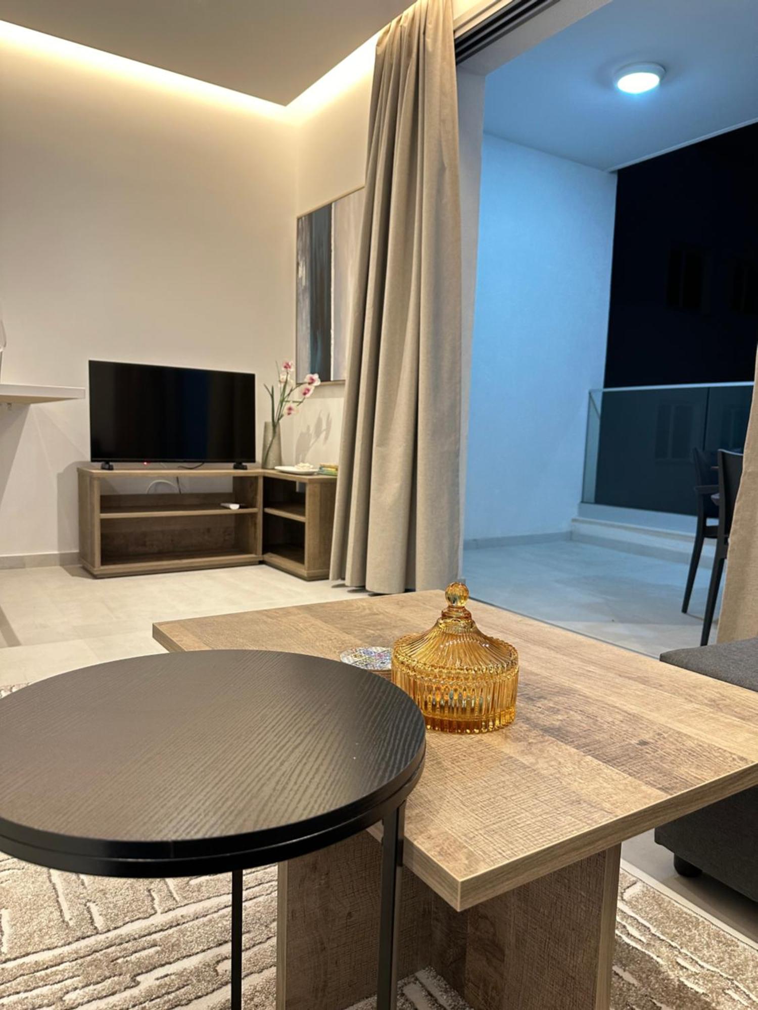 Joanna & Arya Engomi Apts דירה